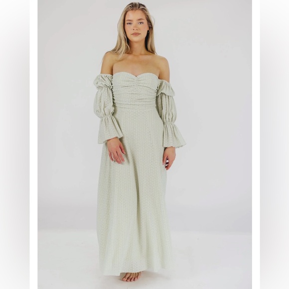 Worth Collective Dresses & Skirts - Worth Collective Corrine Tiered Sleeve Maxi Dress with Pockets in Mint